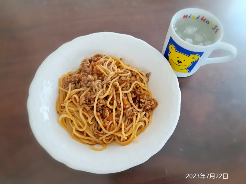 Snapdishの料理写真:2023年7月22日の昼ご飯
ボロネーゼ
焼酎水割り|ソラ♂のご飯さん