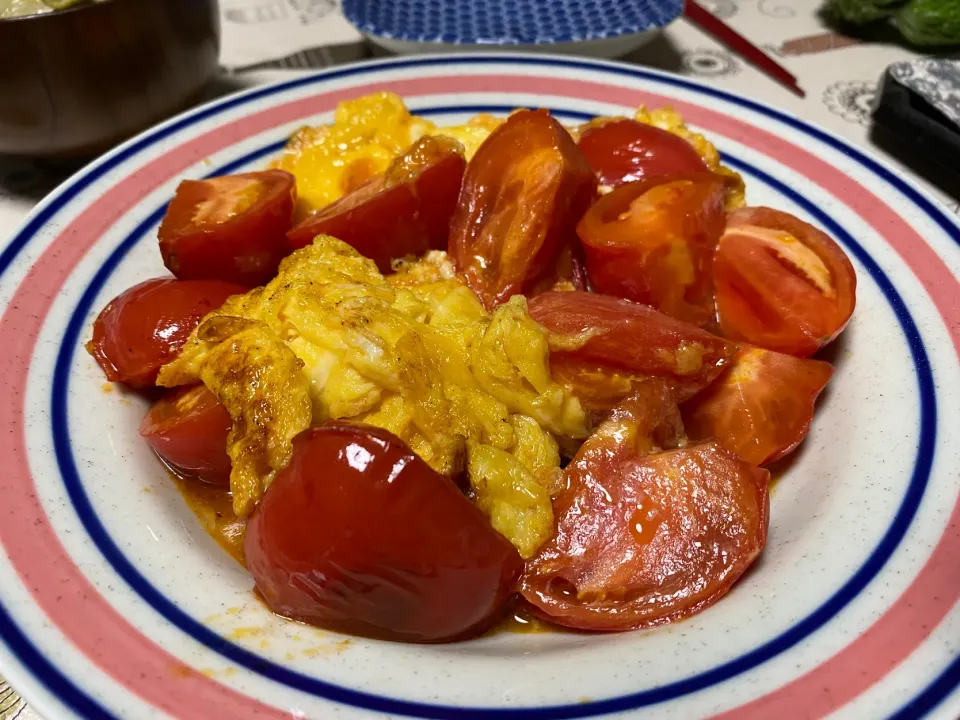 トマトと卵の炒め物|akemi🐝さん