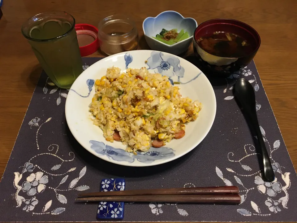 卵コーン炒飯、小松菜のお浸し、味噌汁(昼飯)|enarinさん