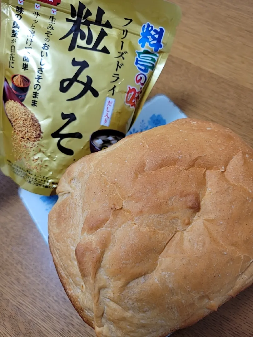 粒みそで味噌食パン🍞|milk15さん