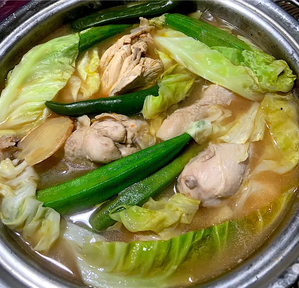 Chicken soup cooked in tamarind with pechay and cabbage|Ahnneさん