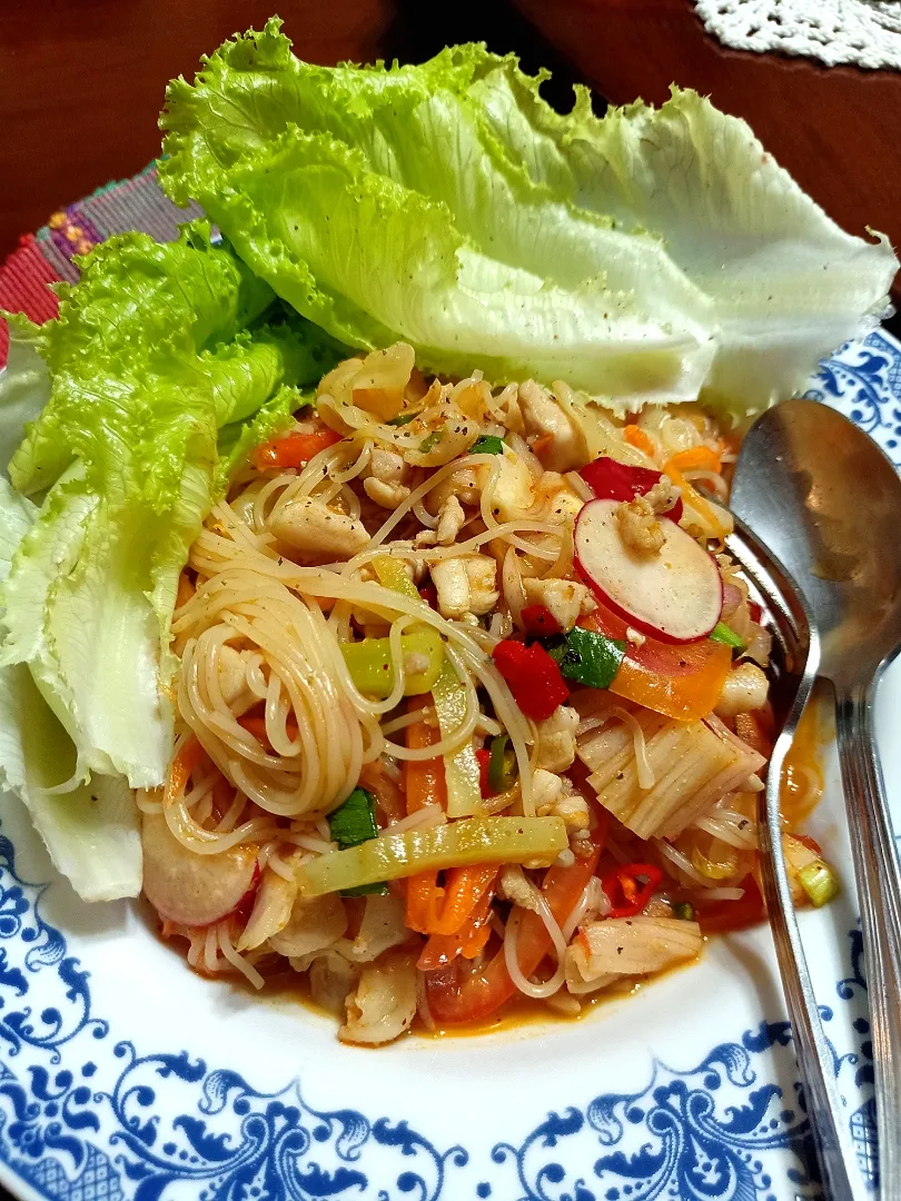 Dinner w/ Homemade Spicy Rice Vermicelli Salad (ยำขนมจีน) 🌶️🥗🌶️
...
...
Mmmmm... Tangy, Savory & Flavorful 🤤|An'leeさん