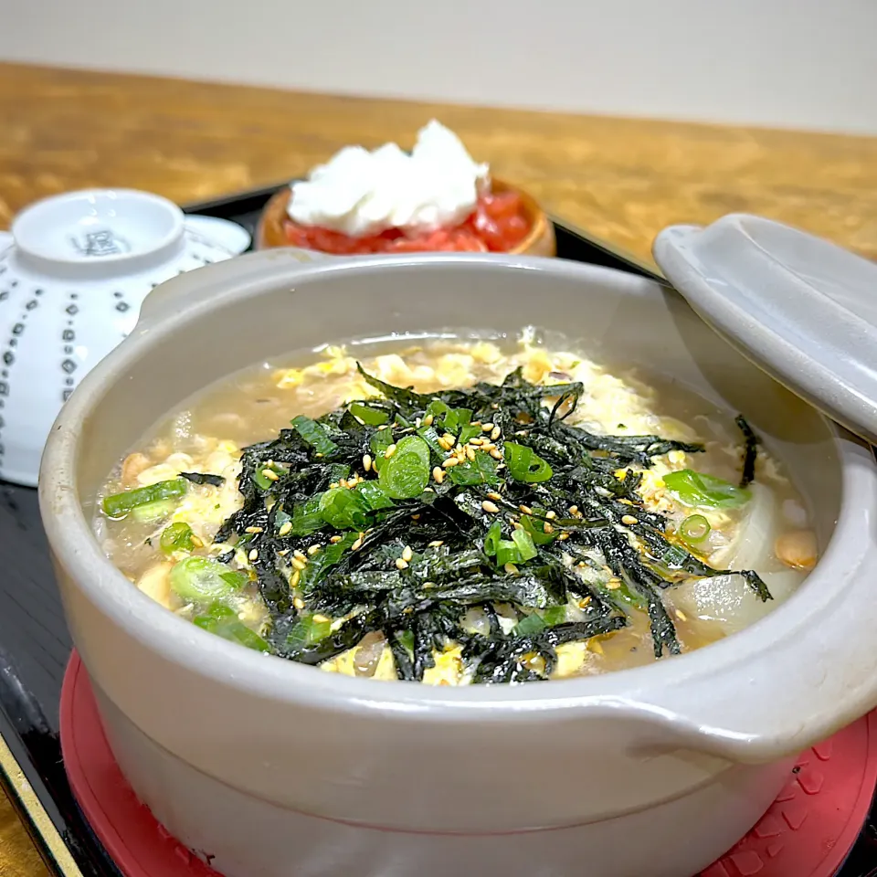 今日こそ身体リセット　鶏とキノコの卵雑炊|くまちゃんさん