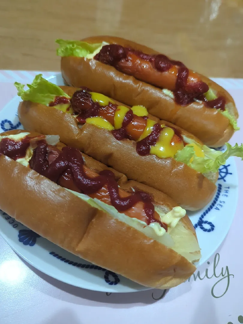 朝ごはんにピッタリ☀
シャキシャキレタスのホットドッグ🌭😋|みぽりん♪さん