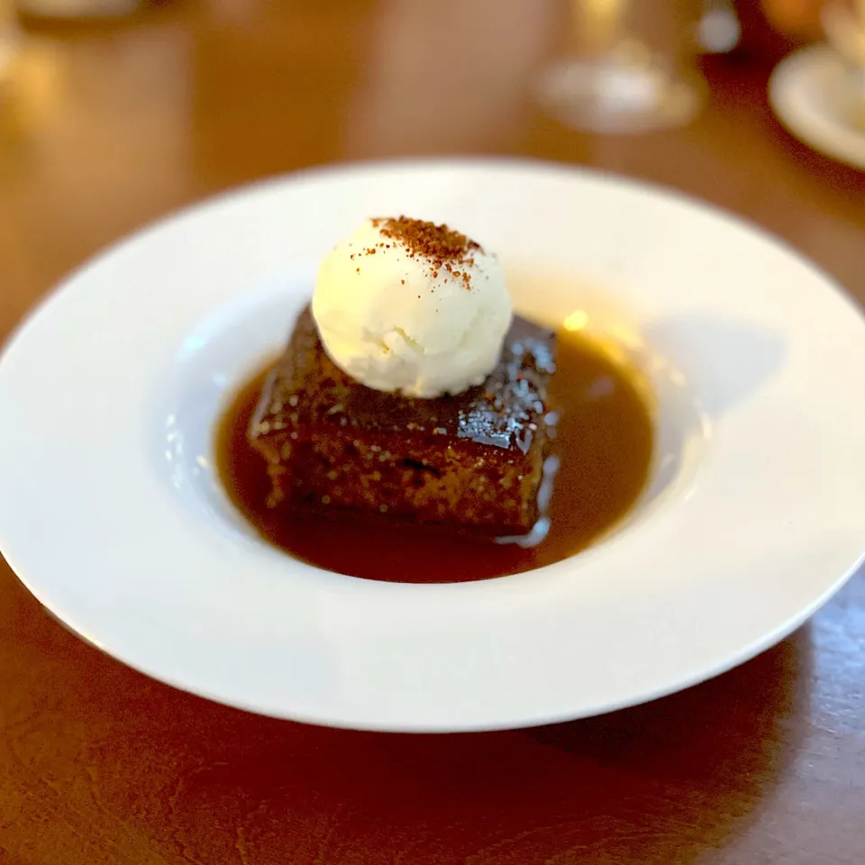 Sticky toffee pudding|流線形さん