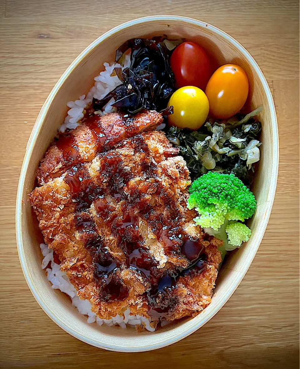 Snapdishの料理写真:とんかつ弁当|🌻ako ·͜·♡peco🌻さん