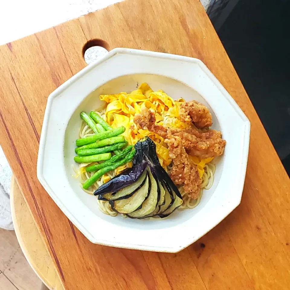 せせりの竜田と夏野菜deガッツリ胡麻たれ冷麺|mi_neneco♪さん