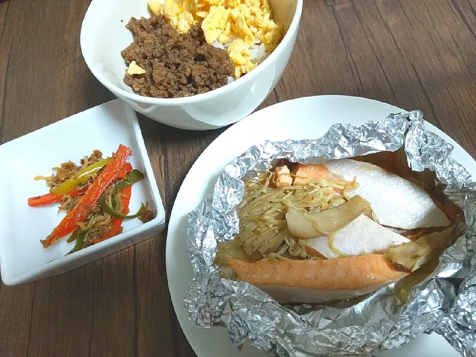 二色丼
鮭のホイル焼き
パプリカのじゃこ炒め|尚さん