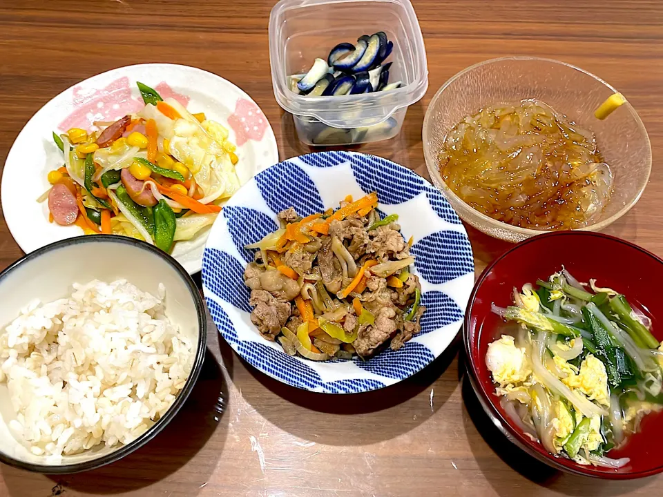 舞茸と牛肉の甘辛炒め　もやしとニラのかき玉スープ　ところてん　茄子のぬか漬け　野菜炒め|おさむん17さん