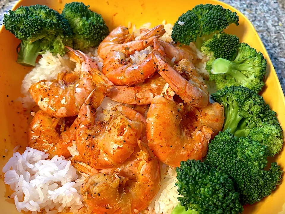 Lemon butter shrimp and broccoli side dish|Marnelli Dela Cruz Hollandさん