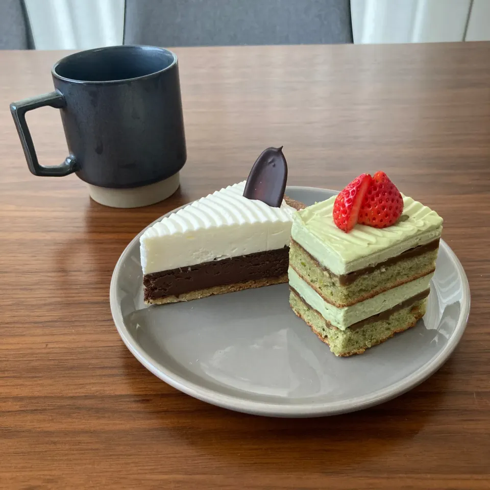 ピスタチオのショートケーキ　　　　　　ビターチョコタルト|ちゃみこさん