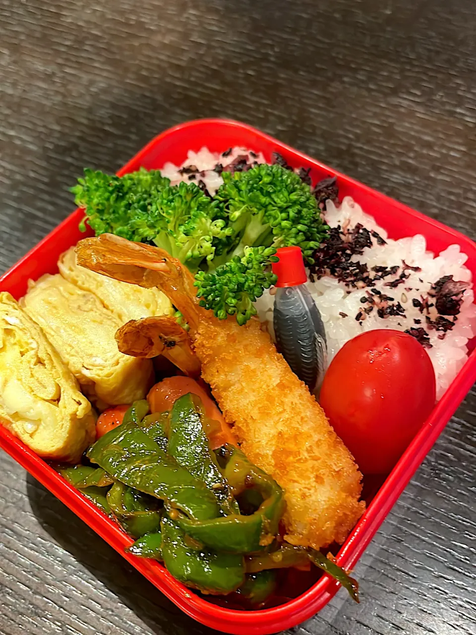 海老フライ🍤弁当|雑草シェリーさん