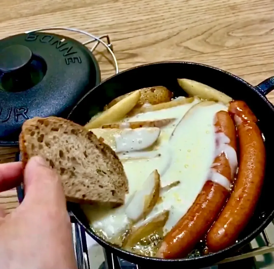 ポテトとソーセージのチーズ焼き ①|ばくあんしゃさん