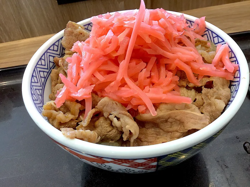 久しぶりに吉野家さんの牛丼😋|アライさんさん