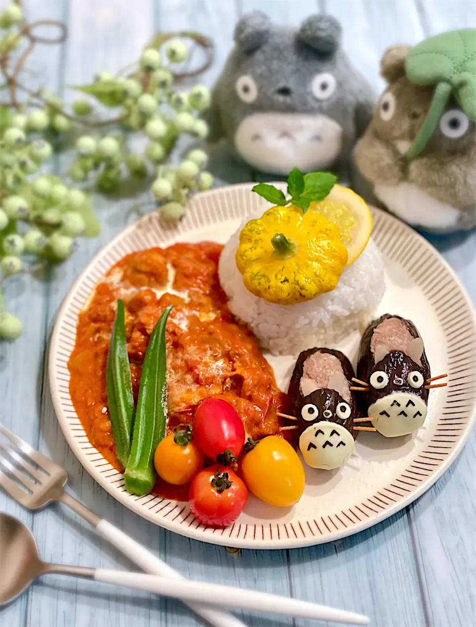 Snapdishの料理写真:夏野菜たっぷり鶏肉のトマトカレー🍛とトトロシューズ茄子🍆|AXさん