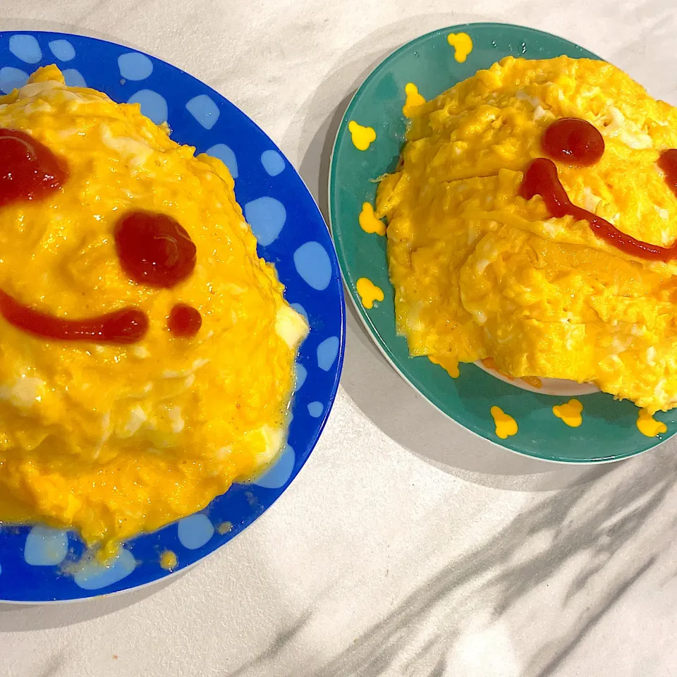 Snapdishの料理写真:ふわふわオムライス🍅🍳🍚|ももさん