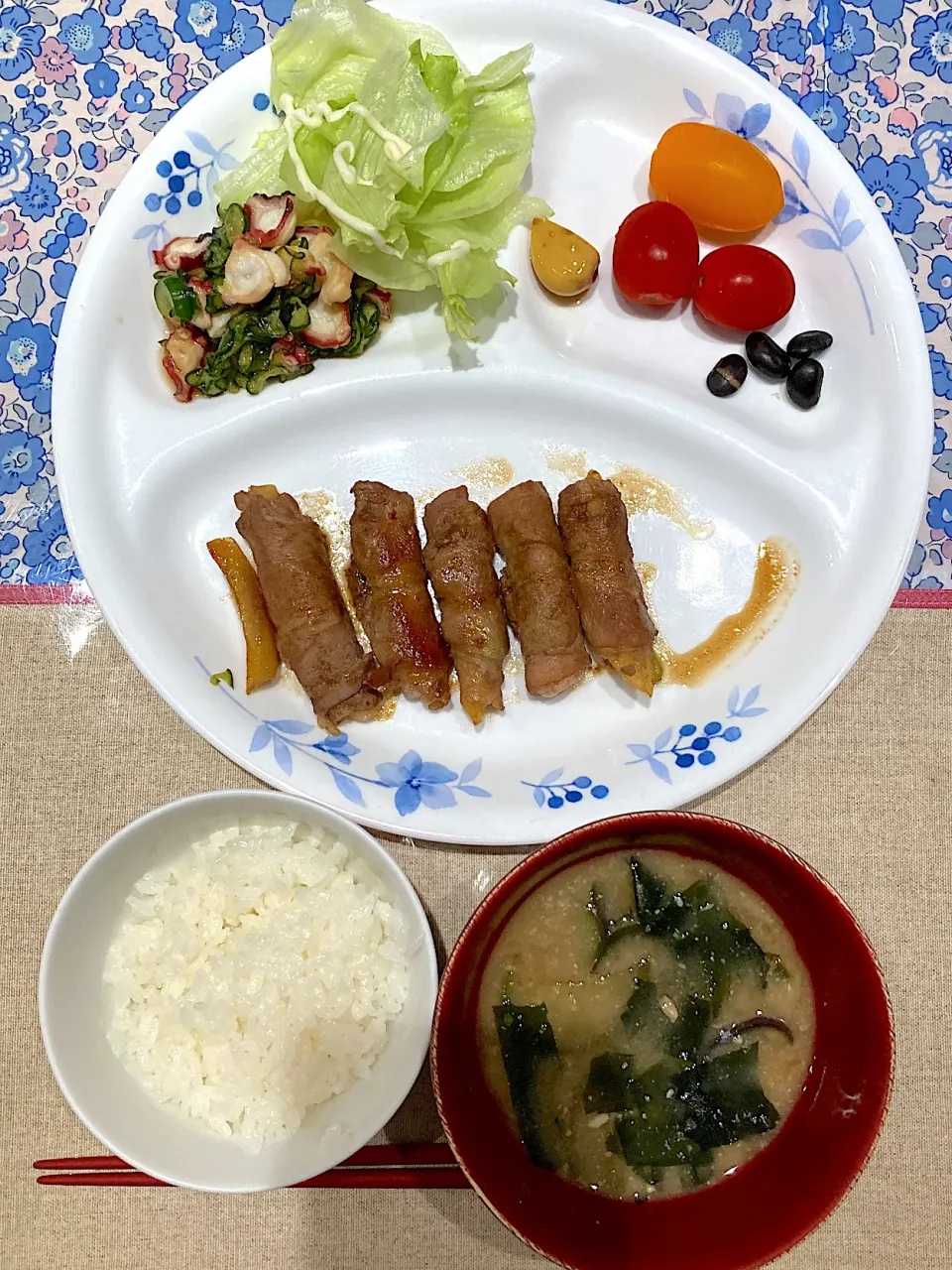 Snapdishの料理写真:アスパラとジャガイモの肉巻きとタコときゅうりの酢の物|おしゃべり献立さん