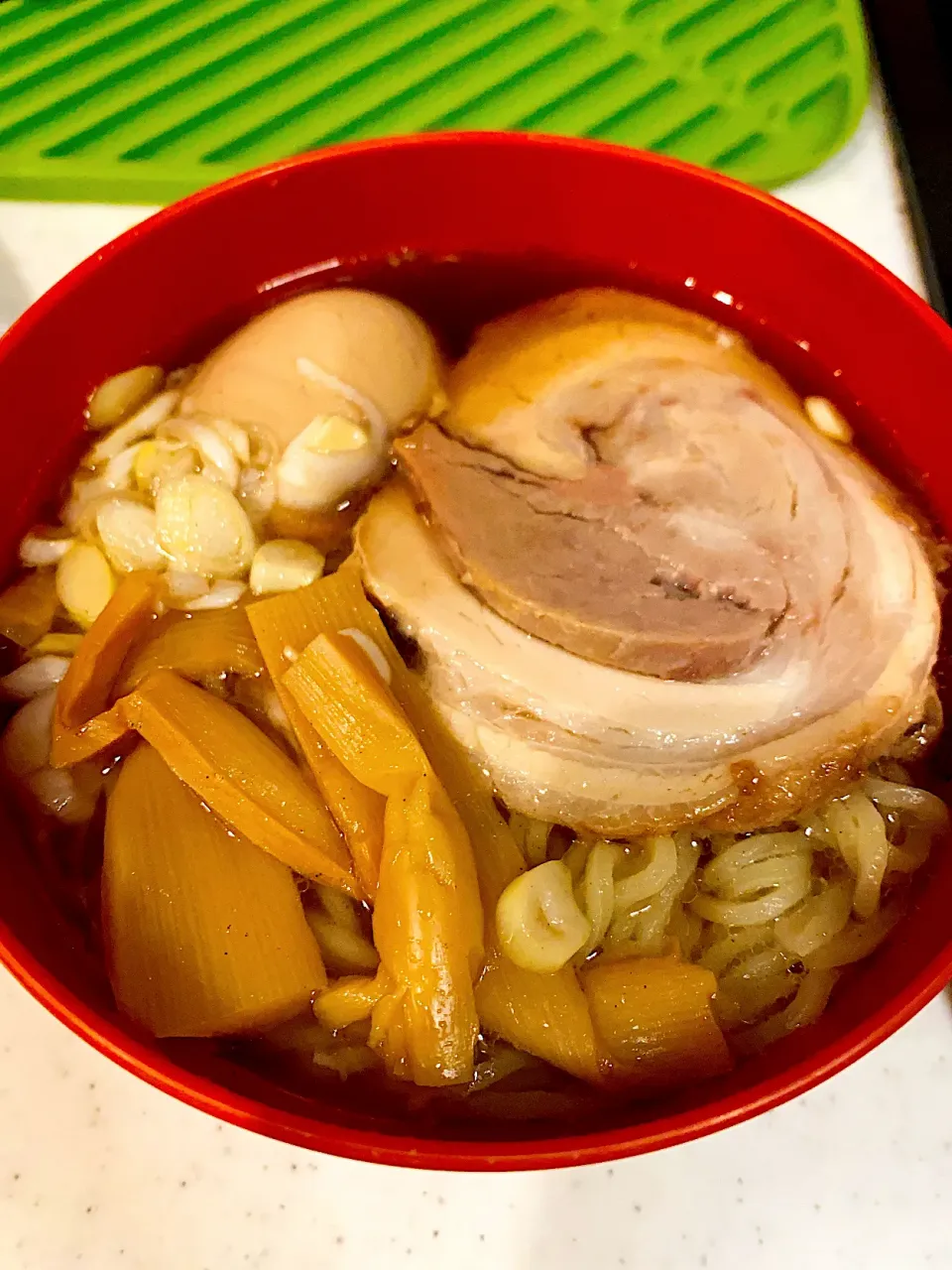 くぼ田の煮卵にチャーシューで醤油ラーメン|みーさん