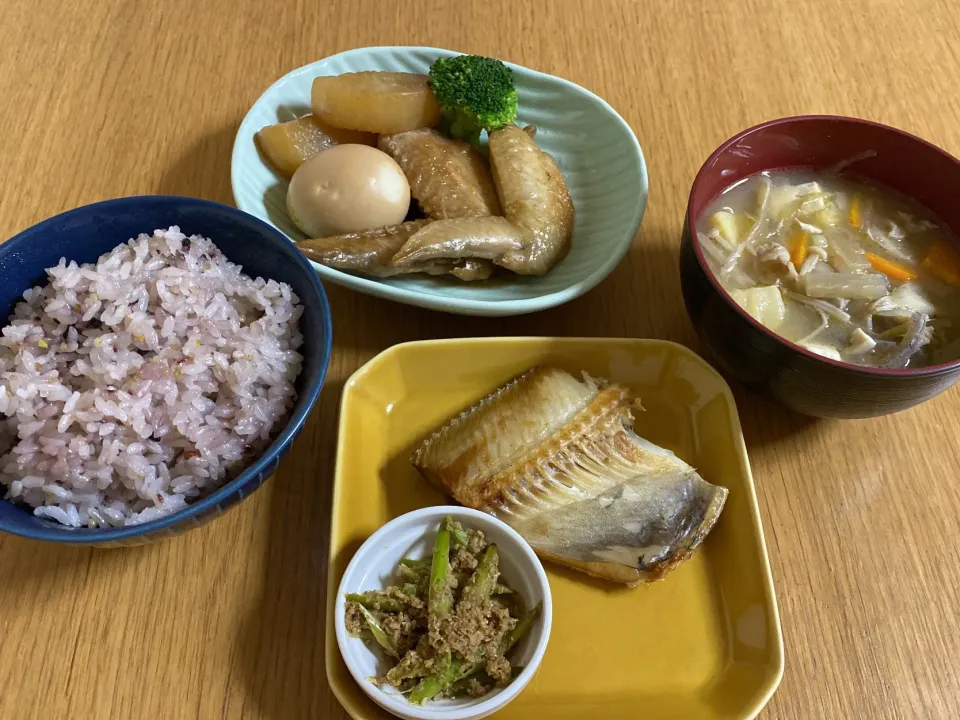 手羽先の甘酢煮&ほっけの塩焼き|ここなりさん