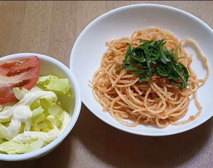 明太子パスタ
レタスとトマトのサラダ|ナナさん