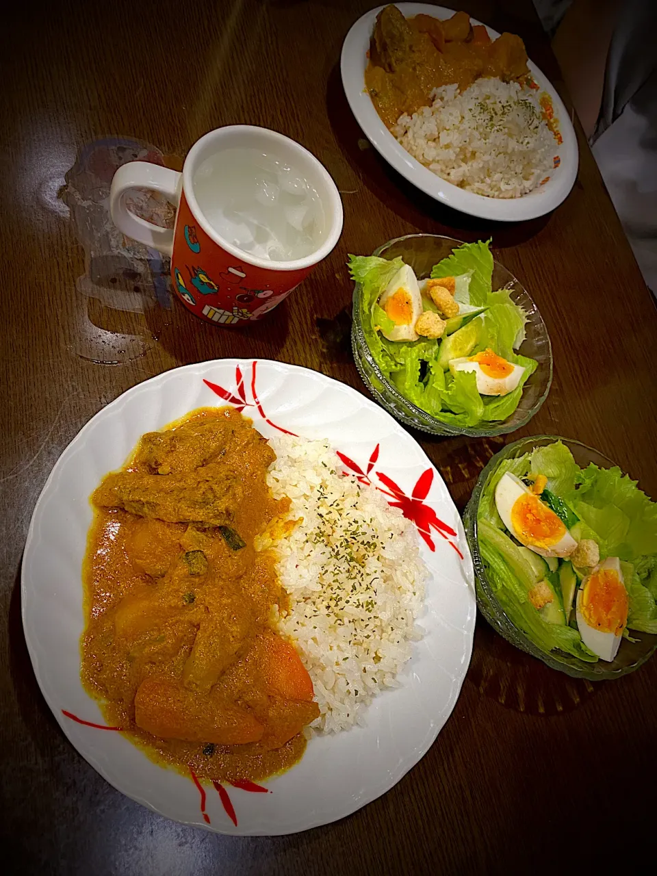 Snapdishの料理写真:チキンと夏野菜カレー　サラダ|ch＊K*∀o(^^*)♪さん