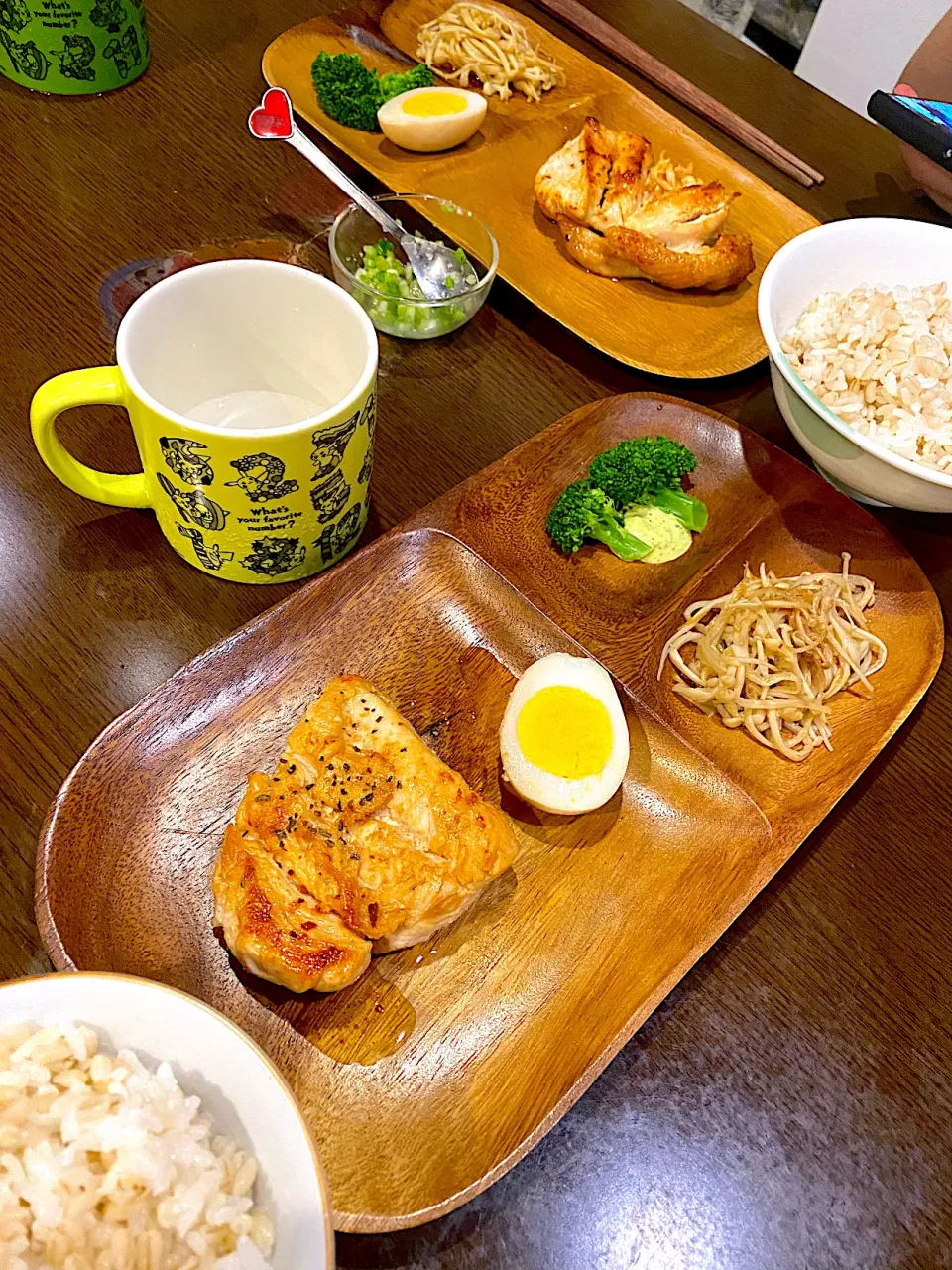 ガーリックチキンステーキ　榎茸ソテー　蒸しブロッコリー　煮卵　もち麦ごはん　お茶|ch＊K*∀o(^^*)♪さん