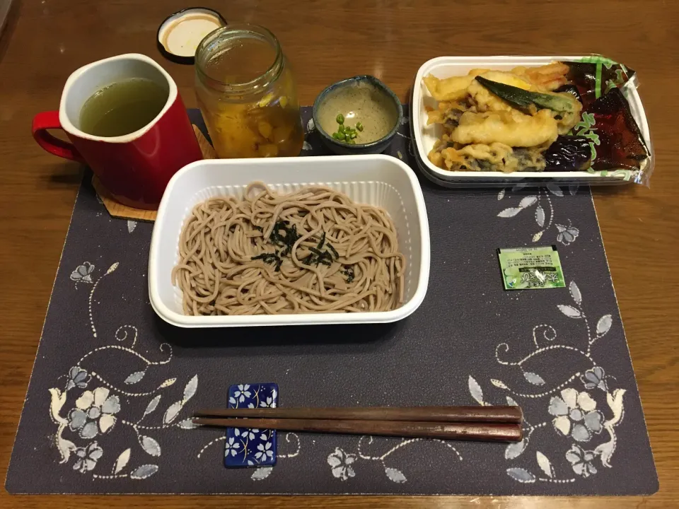 Snapdishの料理写真:なす天ざる弁当(どんどん弁当、昼飯)|enarinさん