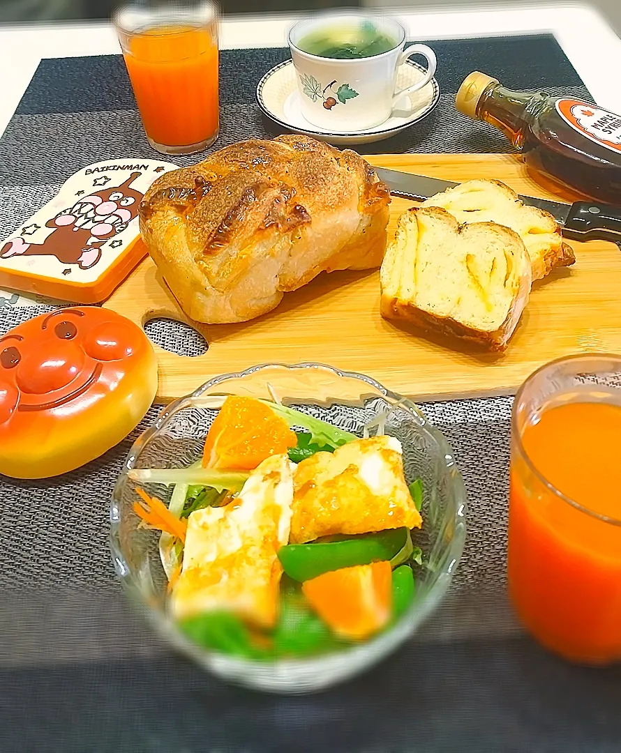 Snapdishの料理写真:チーズのマーブル食パン|みったんさん