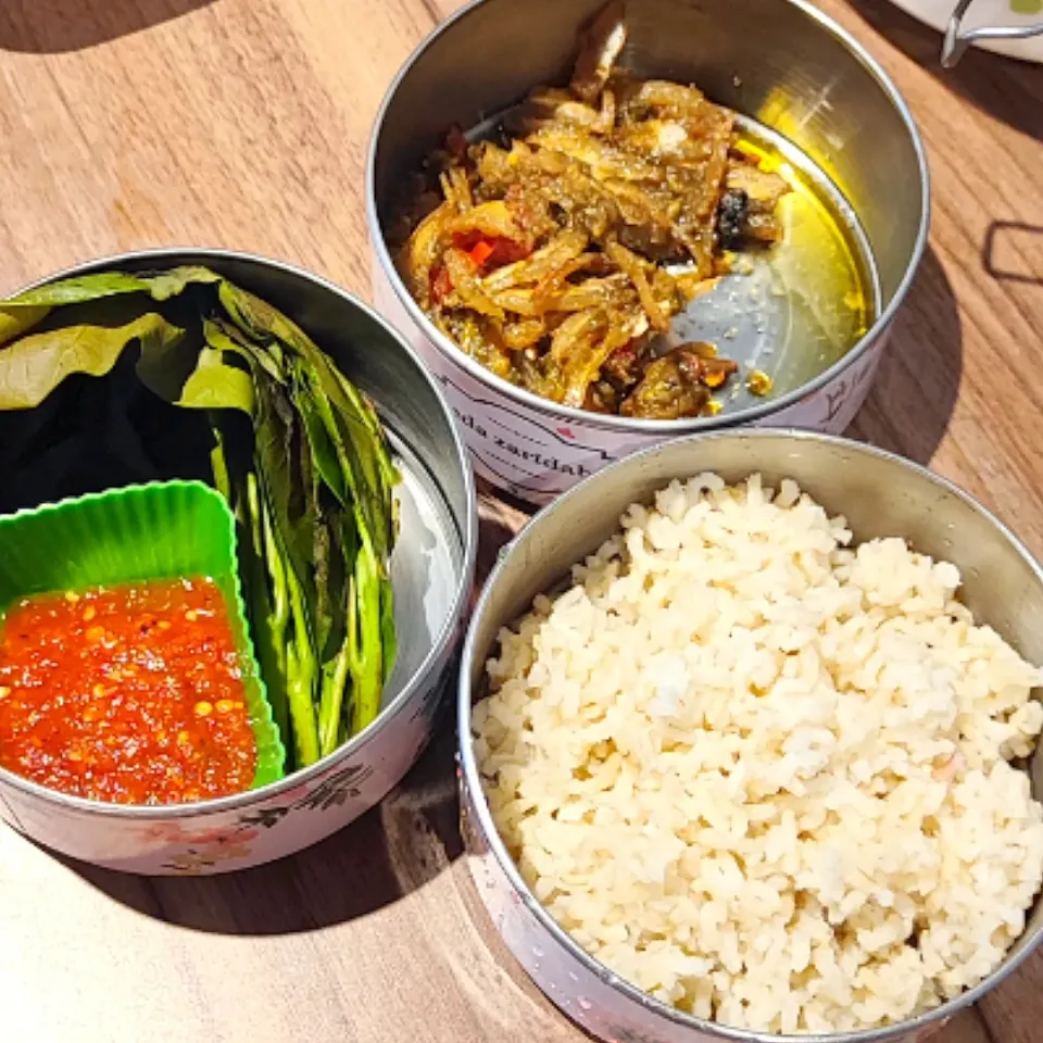 Nasi Campur
- Sambal Ikan Bilis
- Ulam
- Sambal Belacan|simatasepetさん