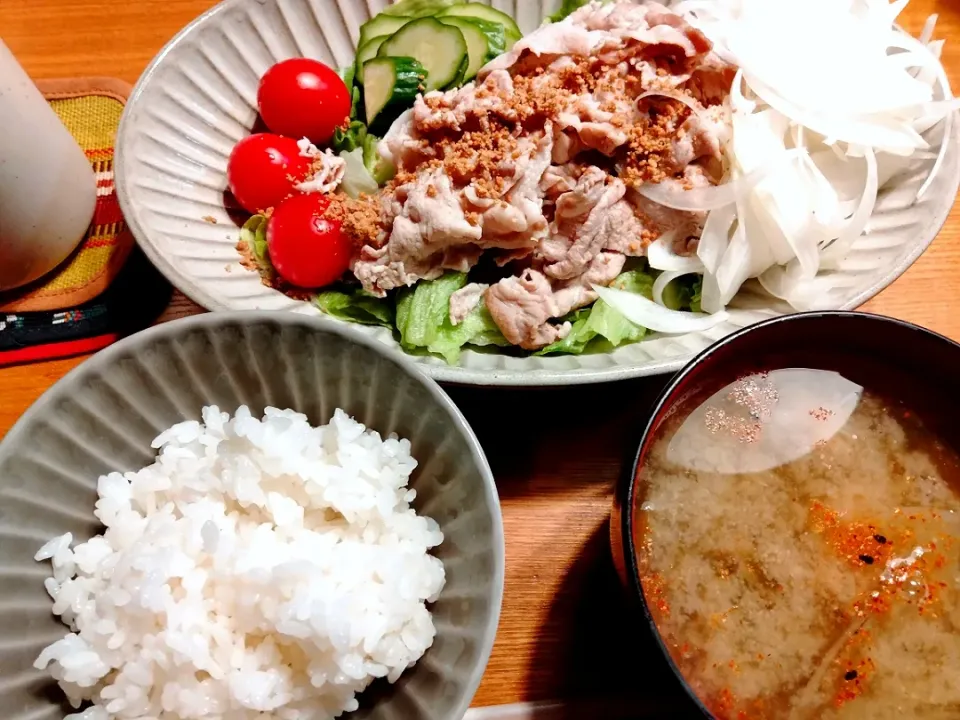 Snapdishの料理写真:冷しゃぶサラダ定食|pigmegさん