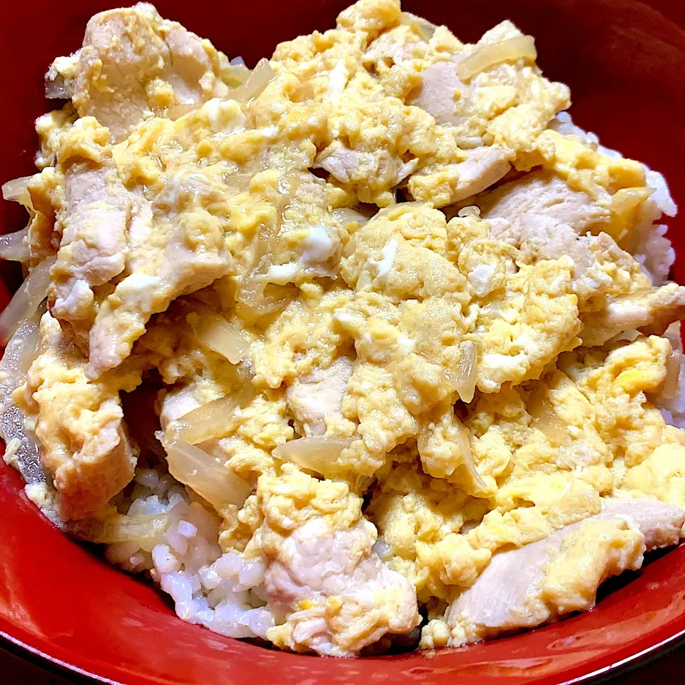 胸肉で鶏肉入りたまご丼^_^|きよっさんさん