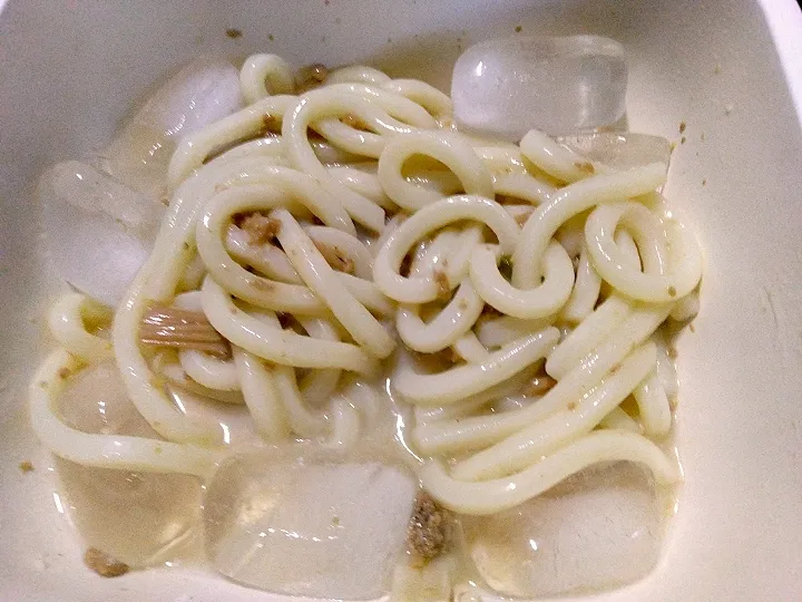 Snapdishの料理写真:なめ茸と肉そぼろ入り胡麻ダレ冷やしうどん|darkbaronさん