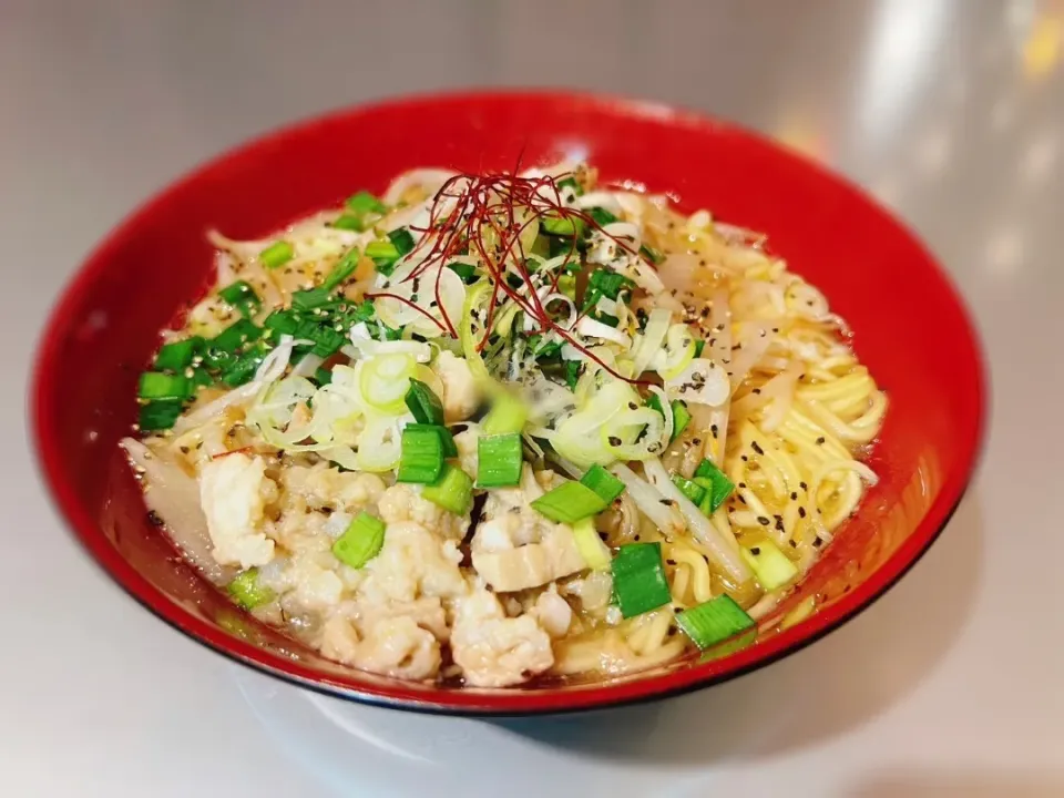 Snapdishの料理写真:濃厚白味噌もつラーメン|らーめんBARらずり 店主:金澤亨さん