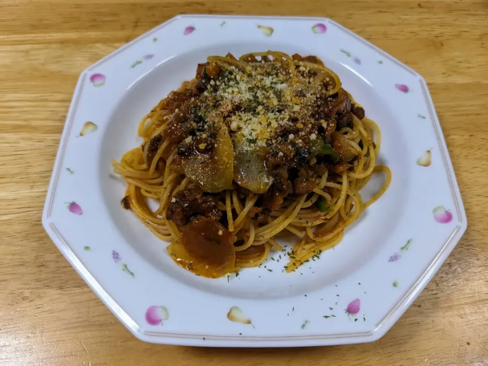 Snapdishの料理写真:自家製ボロネーゼ風ミートソーススパゲティ|トヨシと申します。さん