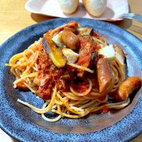 ナスとウインナーのトマトソースパスタ