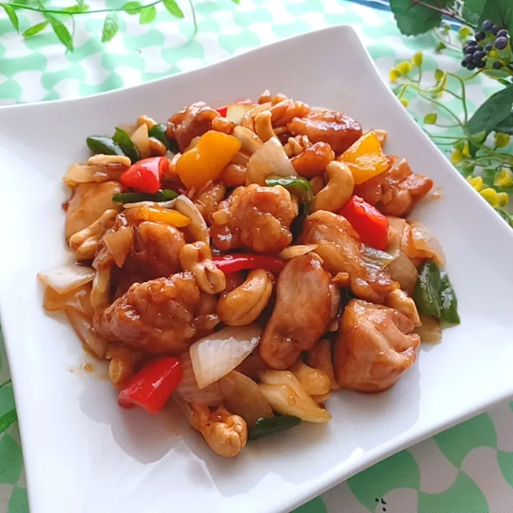 Snapdishの料理写真:びせんさんの料理
鶏肉のカシューナッツ炒め🌿|小豆🌼さん