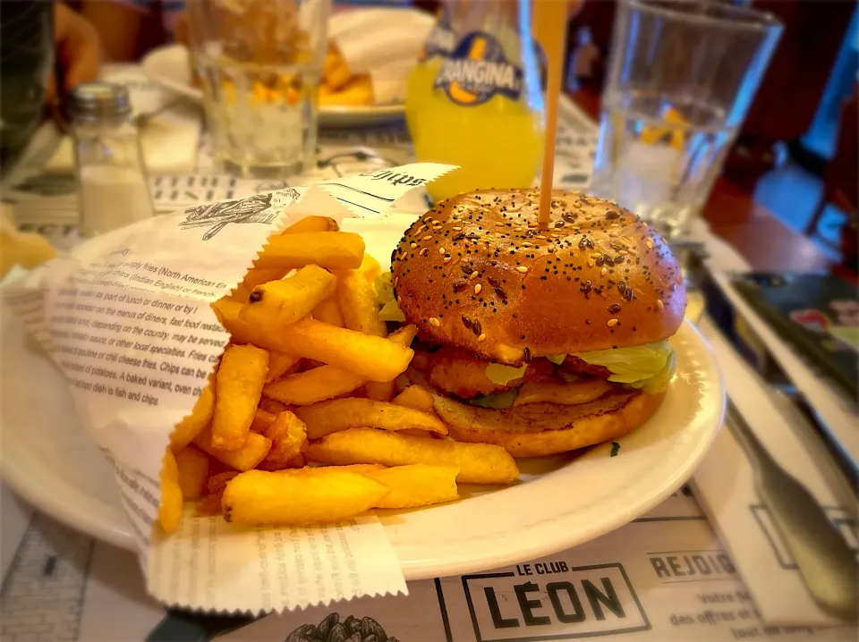 Shrimp Burger and fries|Laki Maikaʻiさん