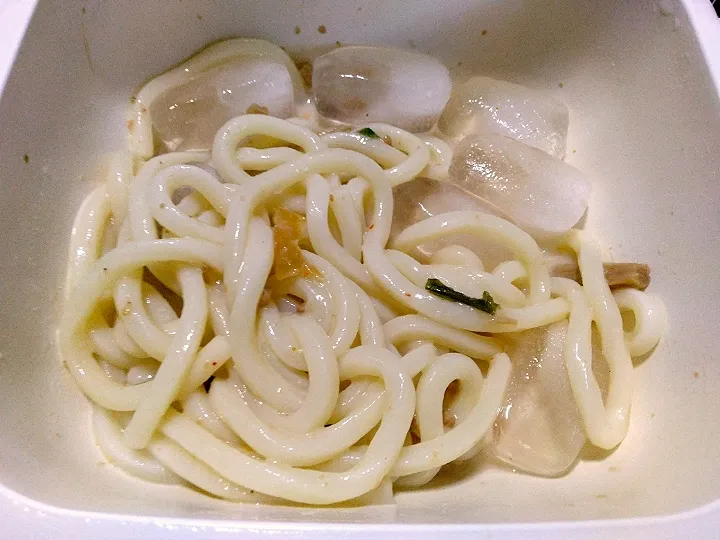 なめ茸と肉そぼろ入り胡麻ダレ冷やしうどん|darkbaronさん