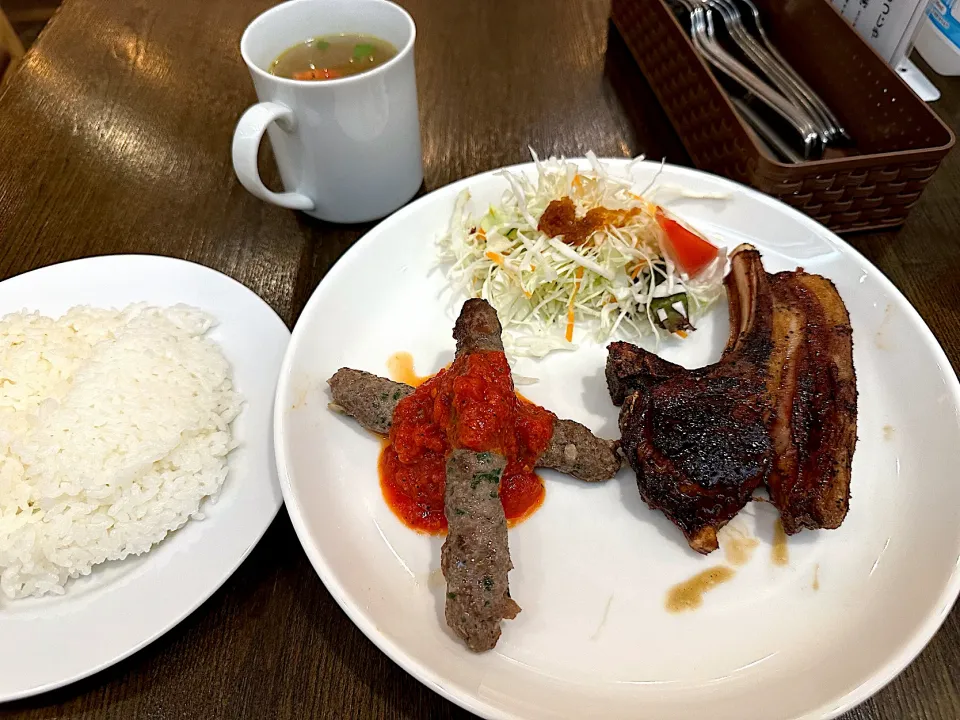 Snapdishの料理写真:シシカバブと羊肉のランチ|マハロ菊池さん