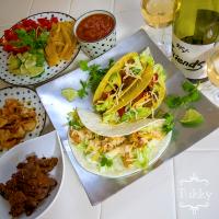 ＊大豆のお肉、エビとマンゴーの2種のタコス＊フランスローヌのオレンジワイン