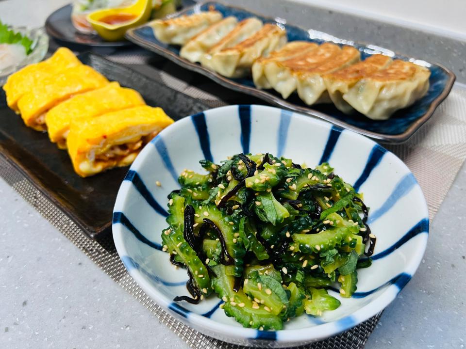 「ゴーヤの大葉とゴマの塩昆布和え」