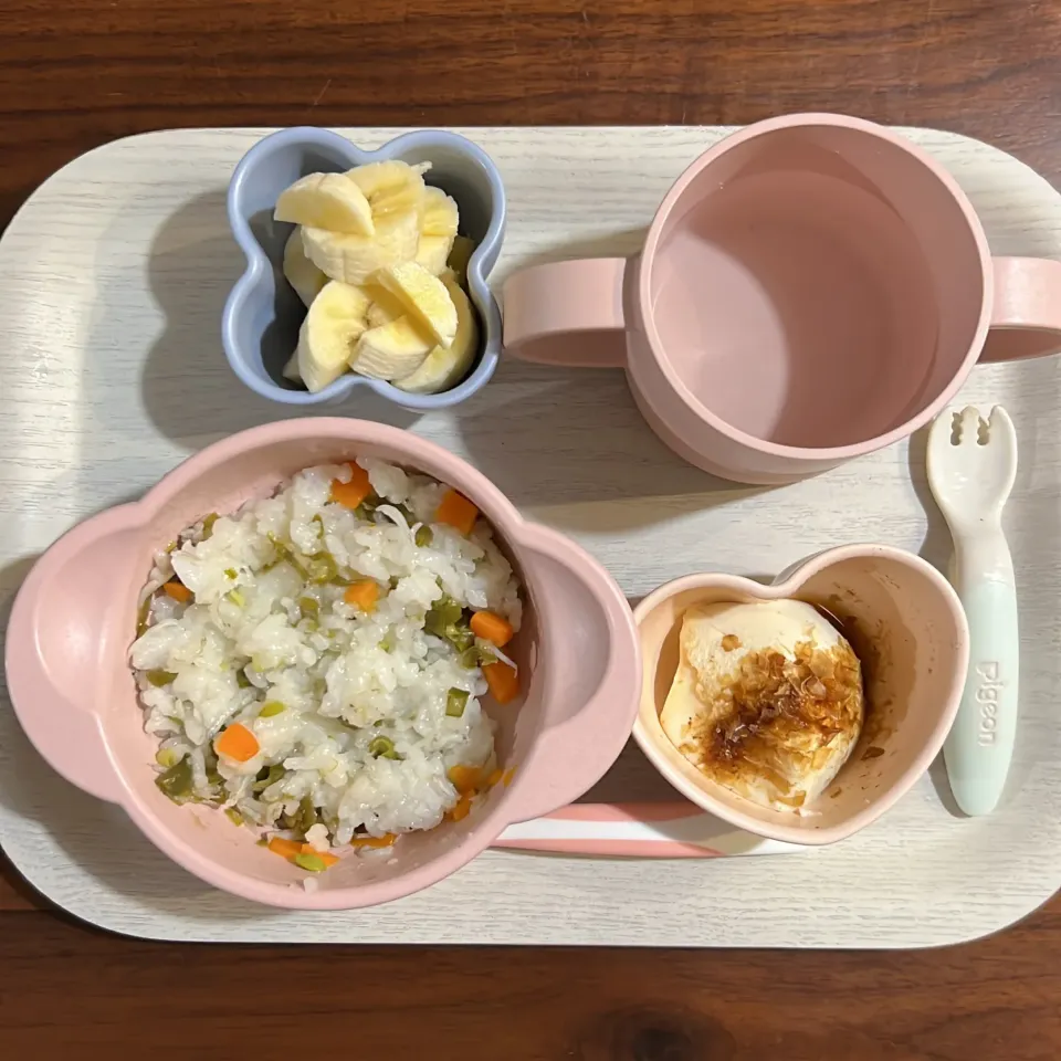 Snapdishの料理写真:しらすと野菜のまぜごはん、おかかとうふ、バナナ、湯冷し|km2571さん