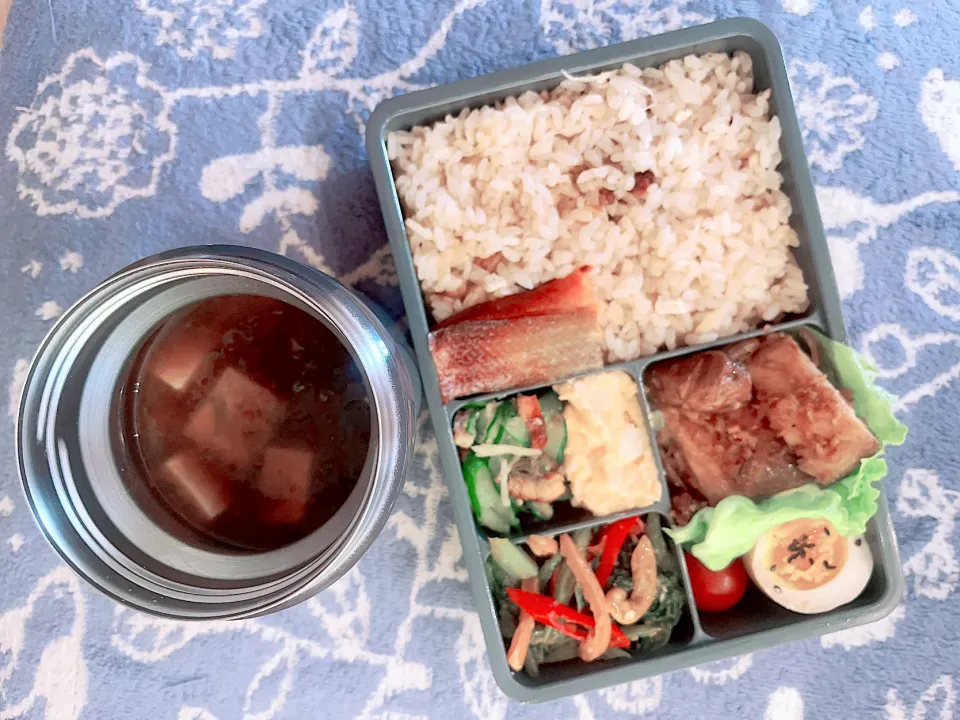 新生姜の炊き込みご飯のお弁当|とぴさん