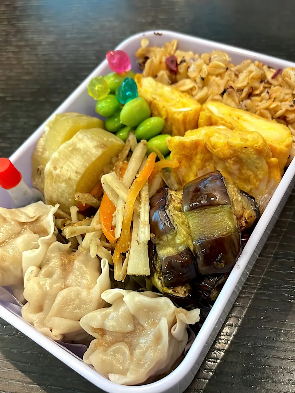 Snapdishの料理写真:焼売とナスの煮びたし弁当|雑草シェリーさん