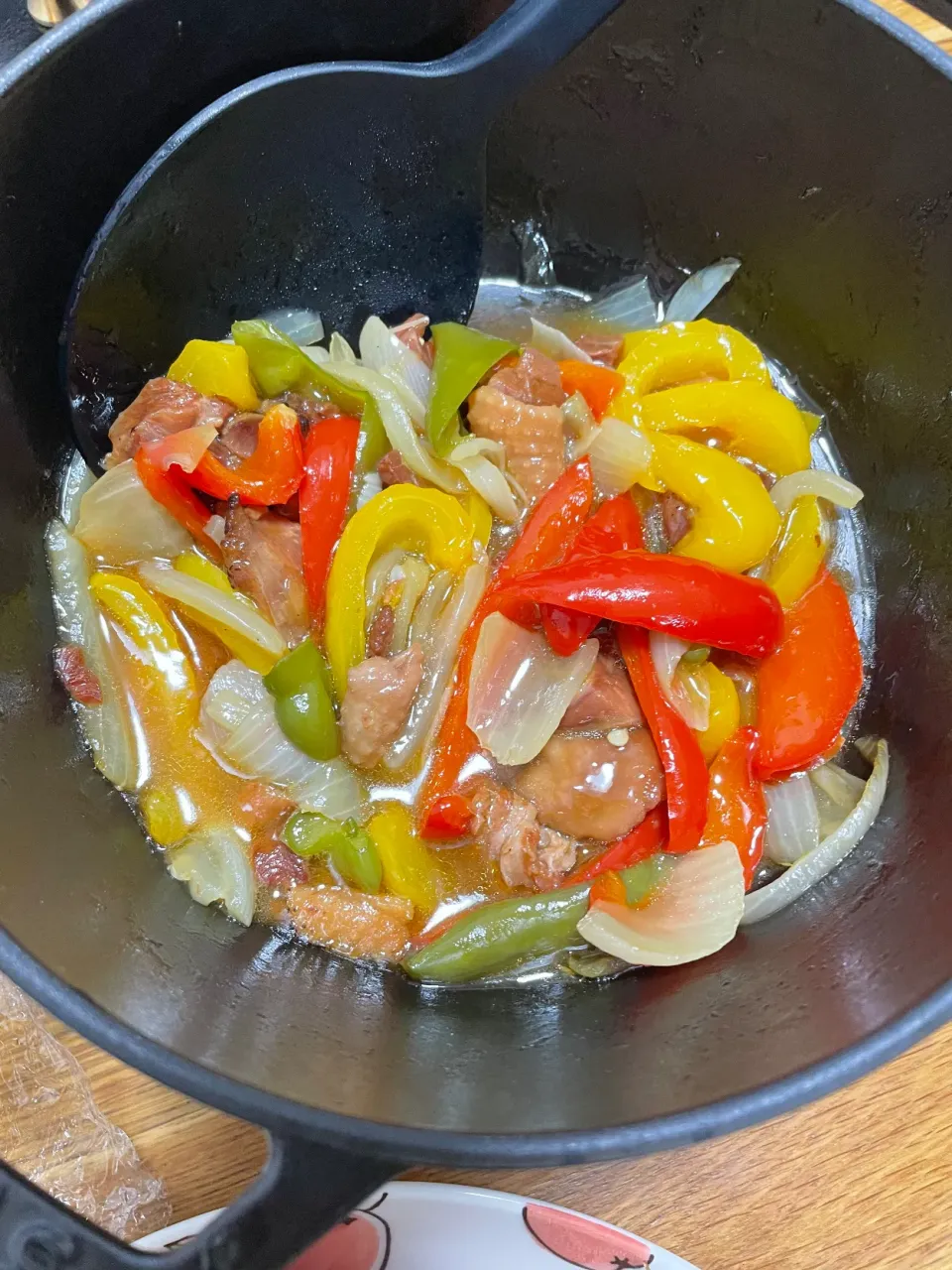 アルモンデ！焼き鳥缶とパプリカの煮込み。|morimi32さん