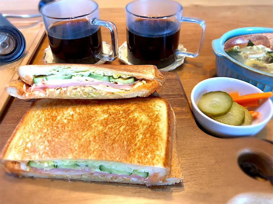 ホットサンドでブランチ|じゅんさんさん