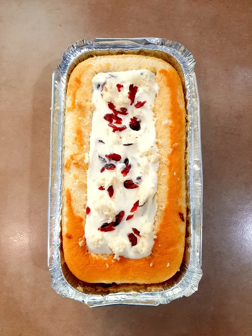 stuffed cranberries cream cheese Vanilla cake|Ann Mathewさん