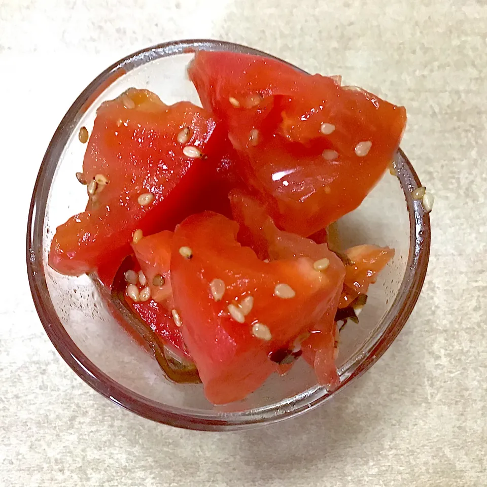 トマトの塩昆布和え|春の日さん