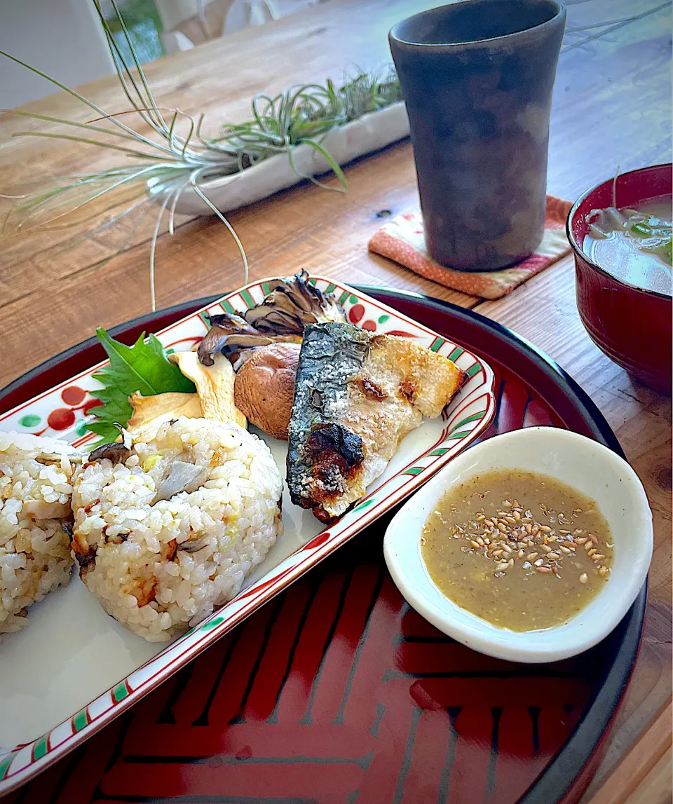 Snapdishの料理写真:🍄きの子とサツマイモ🍠の炊き込みご飯🍙☆山椒味噌のキノコ🍄焼き☆鯖塩焼き☆豚汁|Mikaだよさん