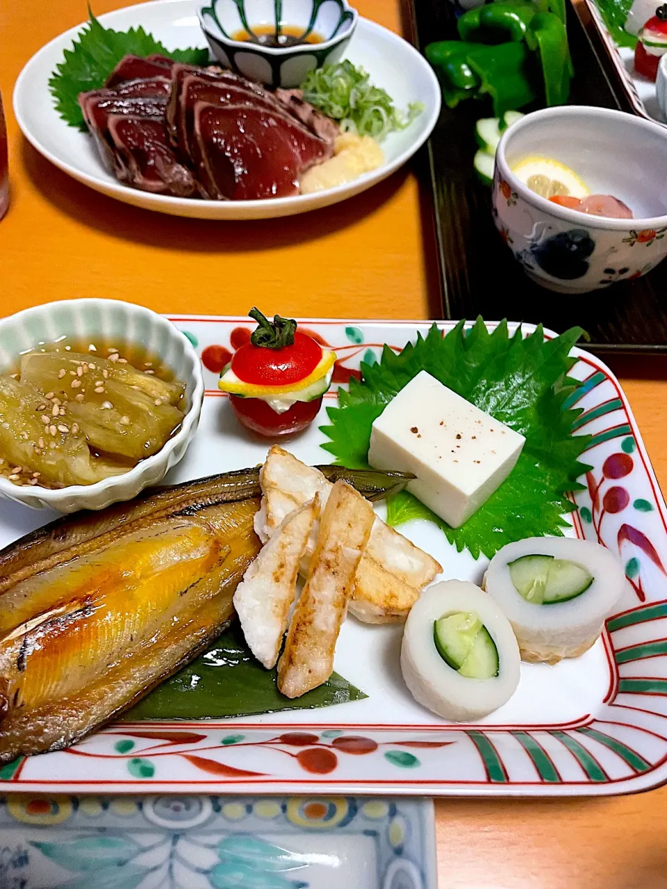 お酒の🍶♡ツマミ    トリフ塩冷奴🧂☆ちくキュウ☆里芋唐揚げ☆焼きナス🍆☆鮎の味醂干し☆プチトマトとマスカルポーネ|Mikaだよさん